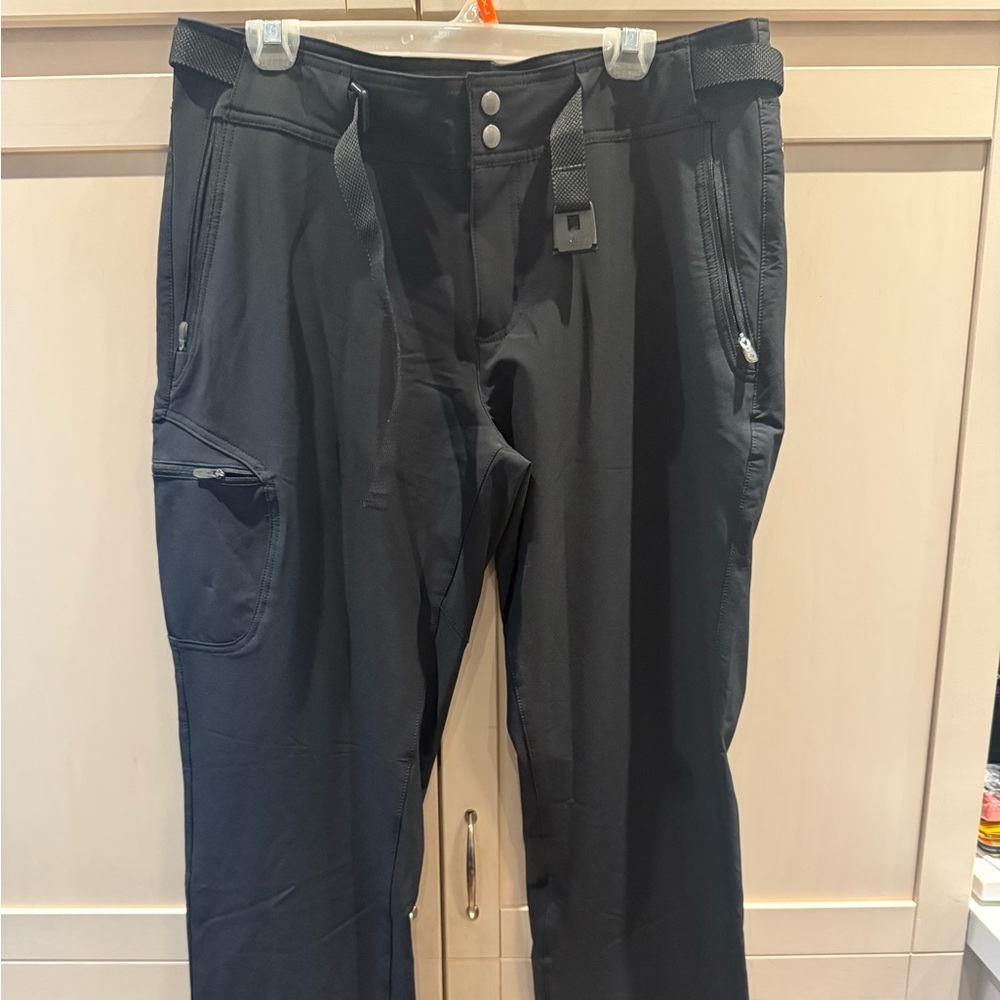 Columbia women’s black adventure / outdoor / hiking pants Omni Shield